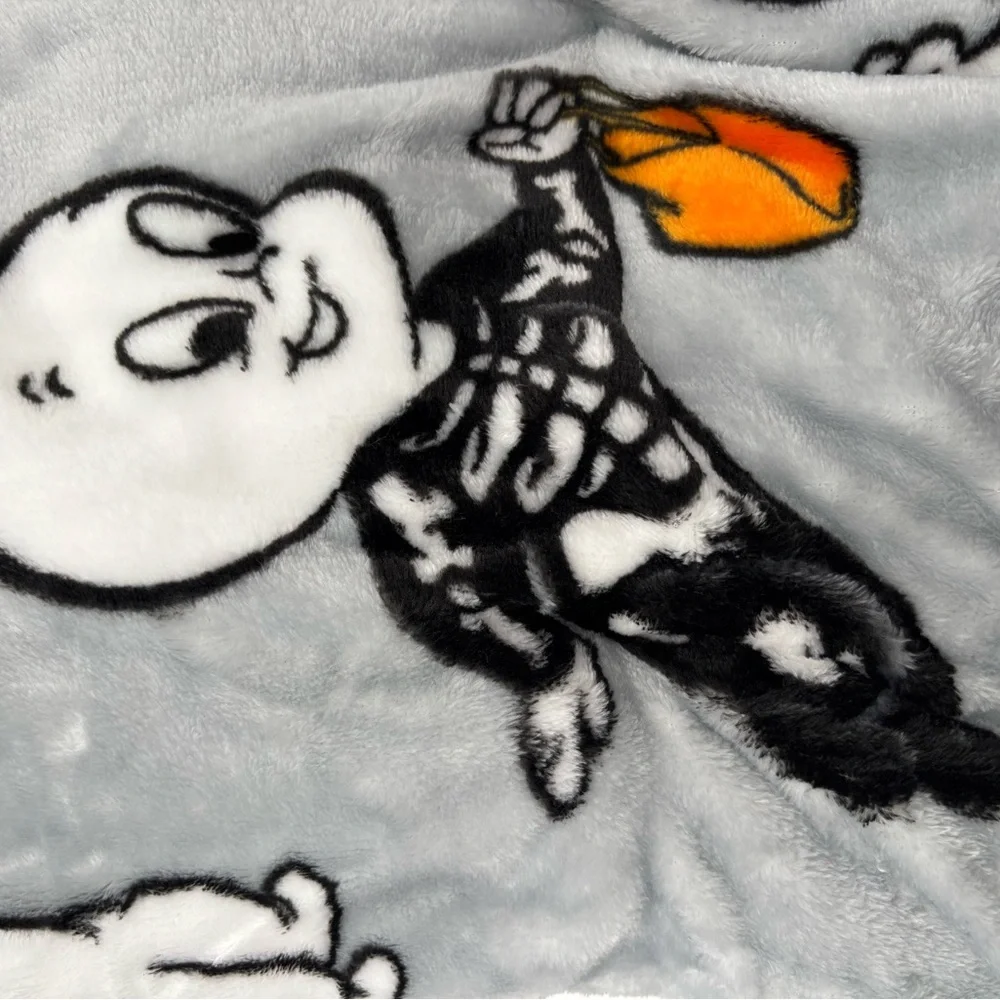 Casper Halloween Costumes Gray Soft Plush Throw Blanket Pumpkin Skeleton Dracula